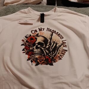 Graphic Tee with Skull and Roses
